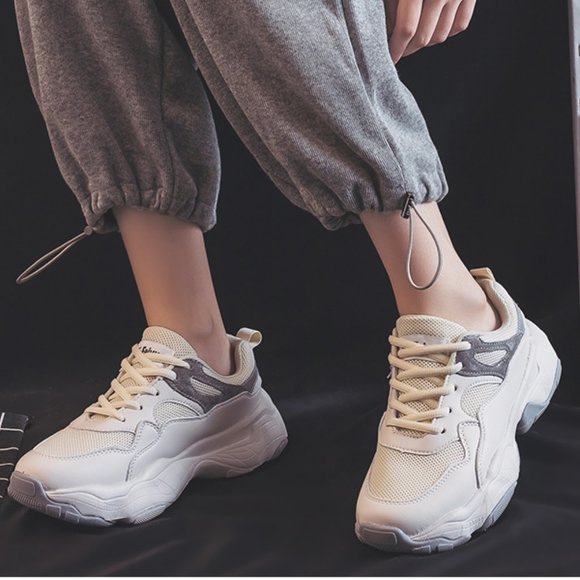 gym shoes - Picture 3 of 3